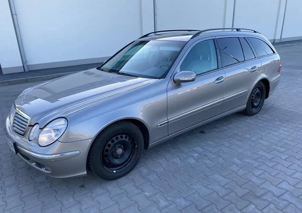 Mercedes-Benz Klasa E cena 28000 przebieg: 286000, rok produkcji 2005 z Skórcz małe 106